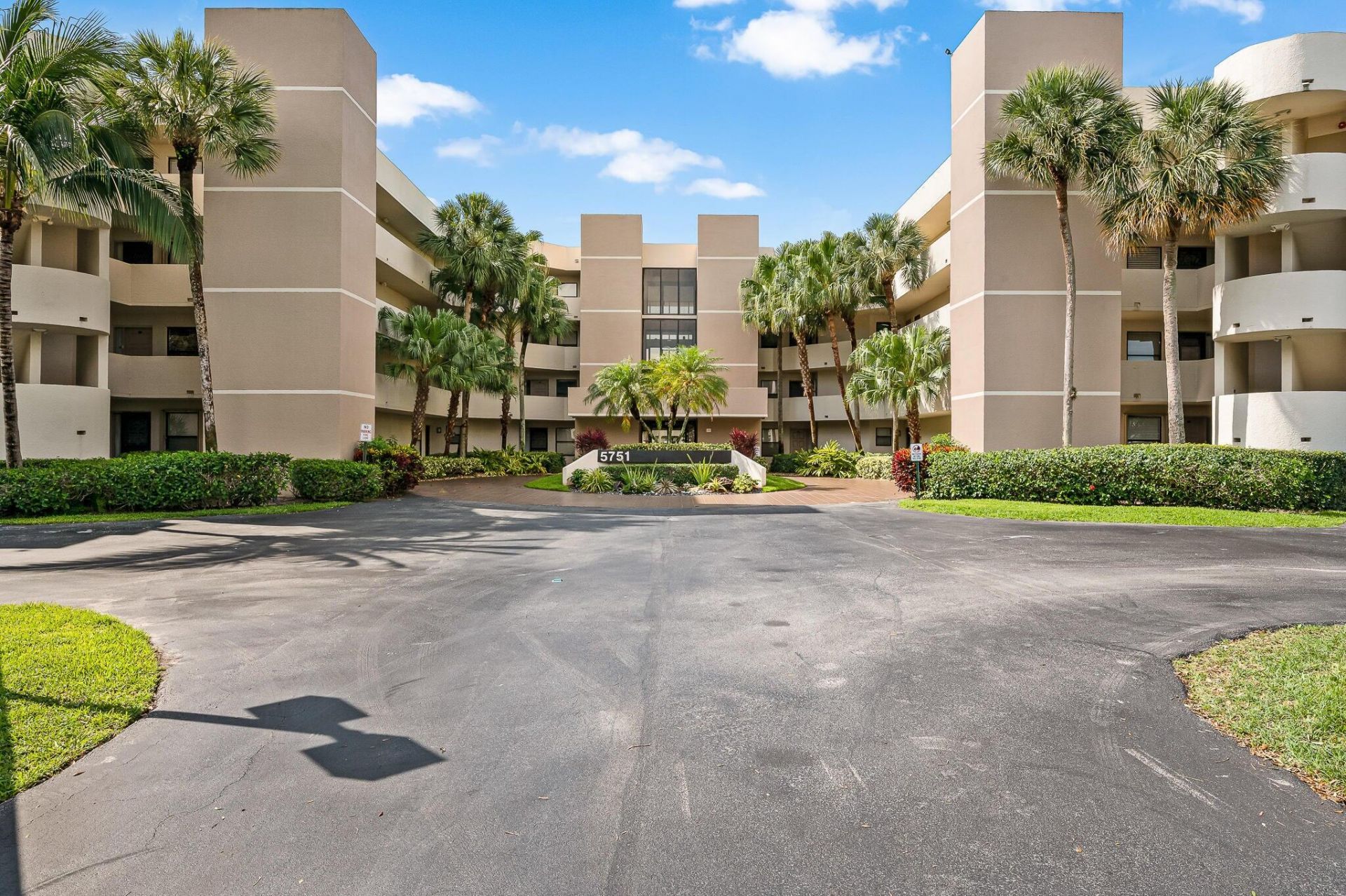 5751 Camino Del Sol, Unit 403, Boca Raton, FL 33433 Photo