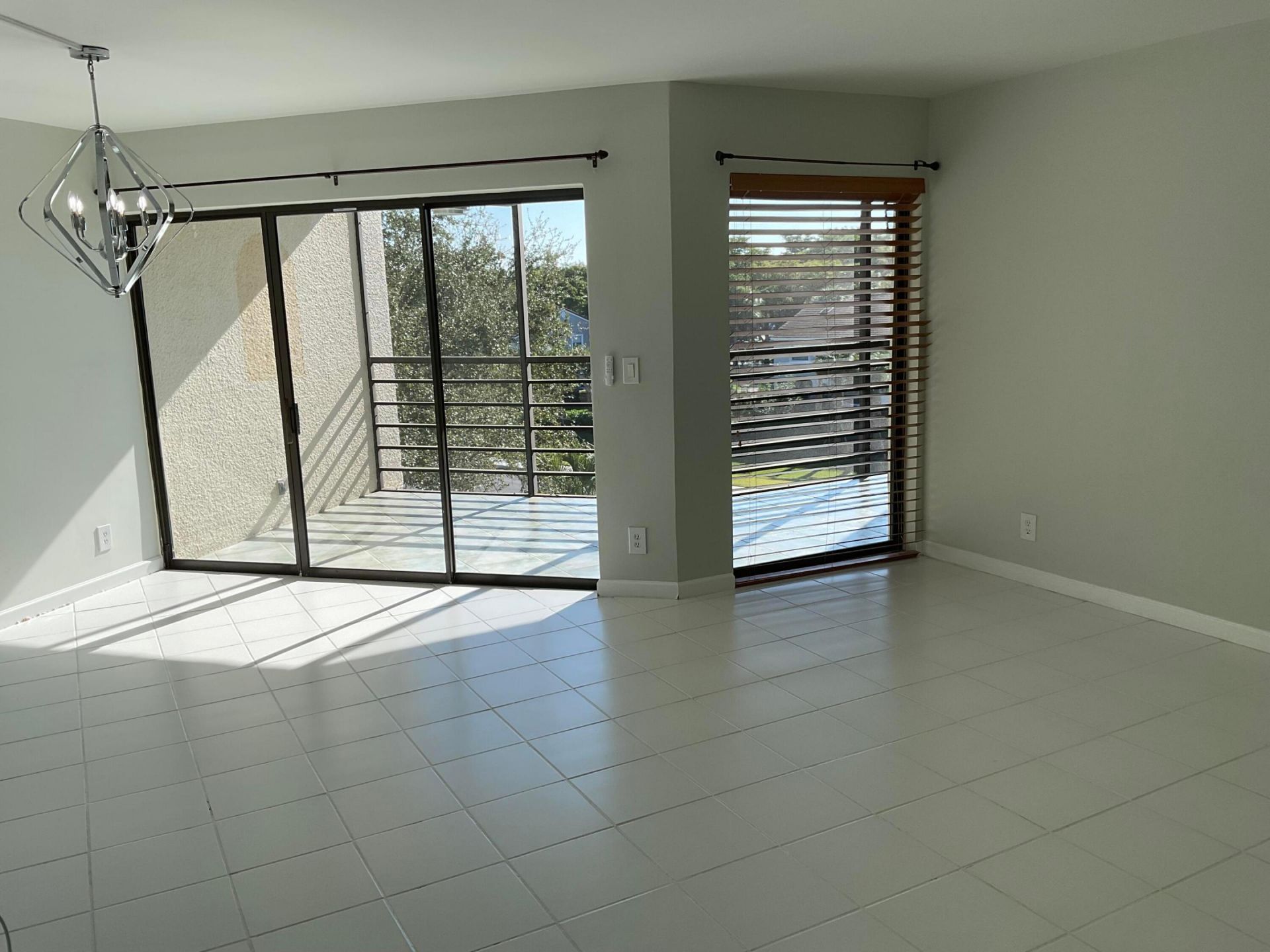 5751 Camino Del Sol, Unit 403, Boca Raton, FL 33433 Photo