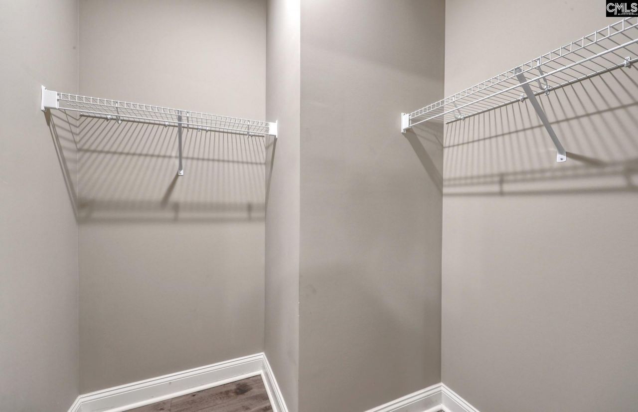 573 Oakleaf Chase Circle Photo 11