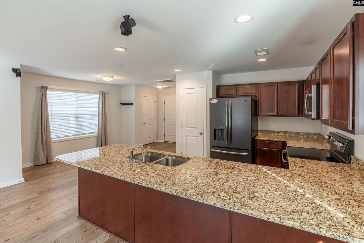 2249 Trakand Drive Photo 7