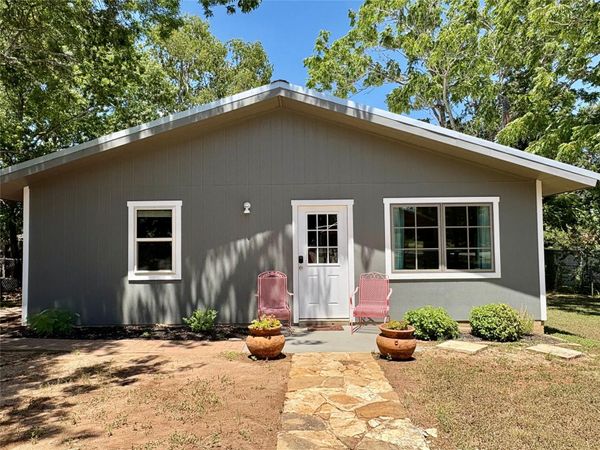 503 E Bluebonnet LN, Johnson City, TX 78636