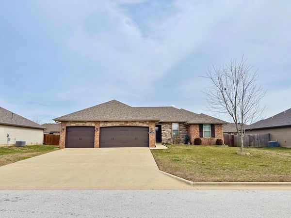 526 Declaration Drive, Rogersville, MO 65742