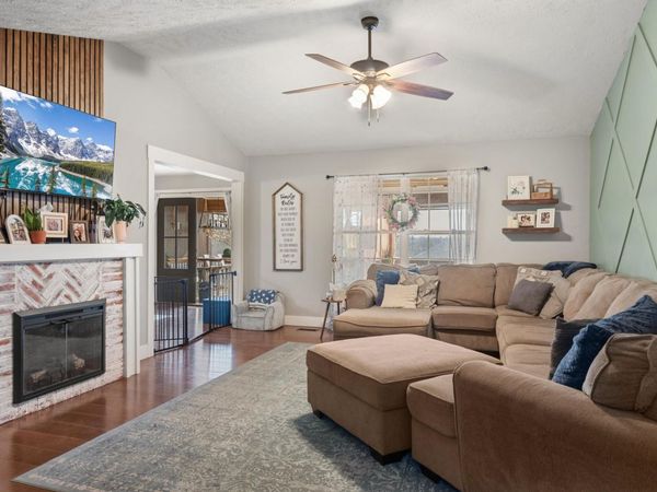 408 W Pine Street, Willard, MO 65781