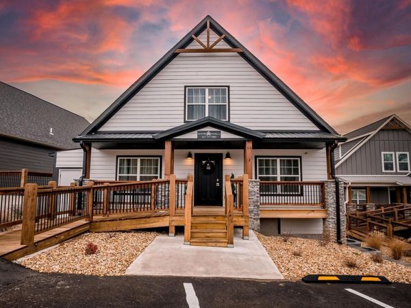 149 Branson Cove Court, Hollister, MO 65672