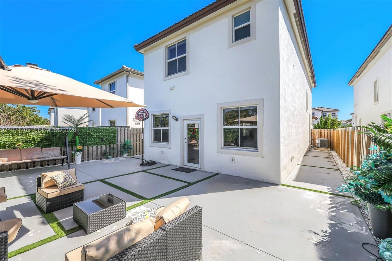 2369 NW 131st Cir, Miami, FL 33167 Photo