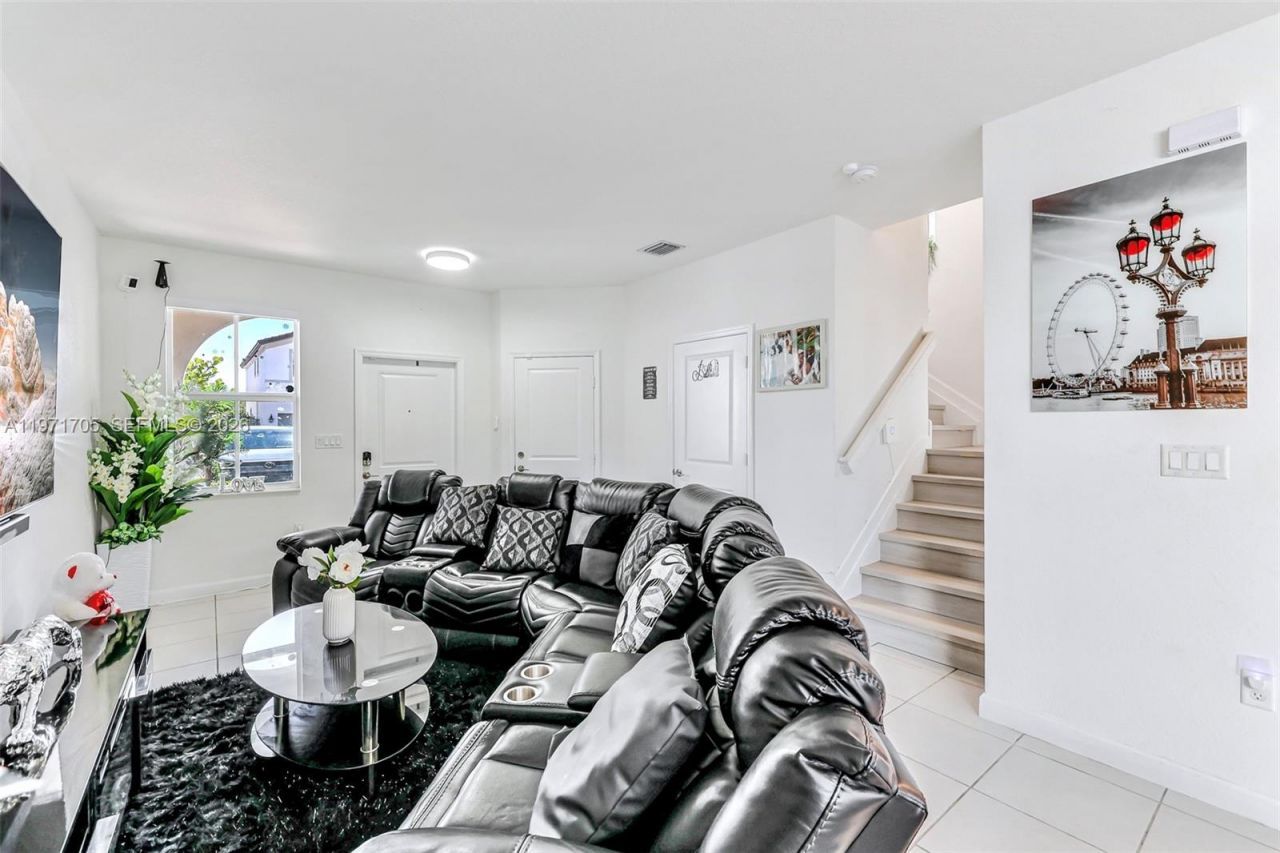 2369 NW 131st Cir, Miami, FL 33167 Photo