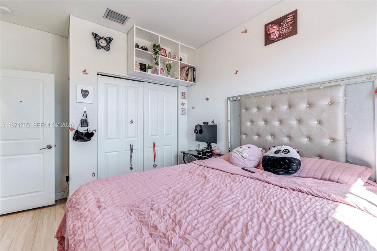 2369 NW 131st Cir, Miami, FL 33167 Photo