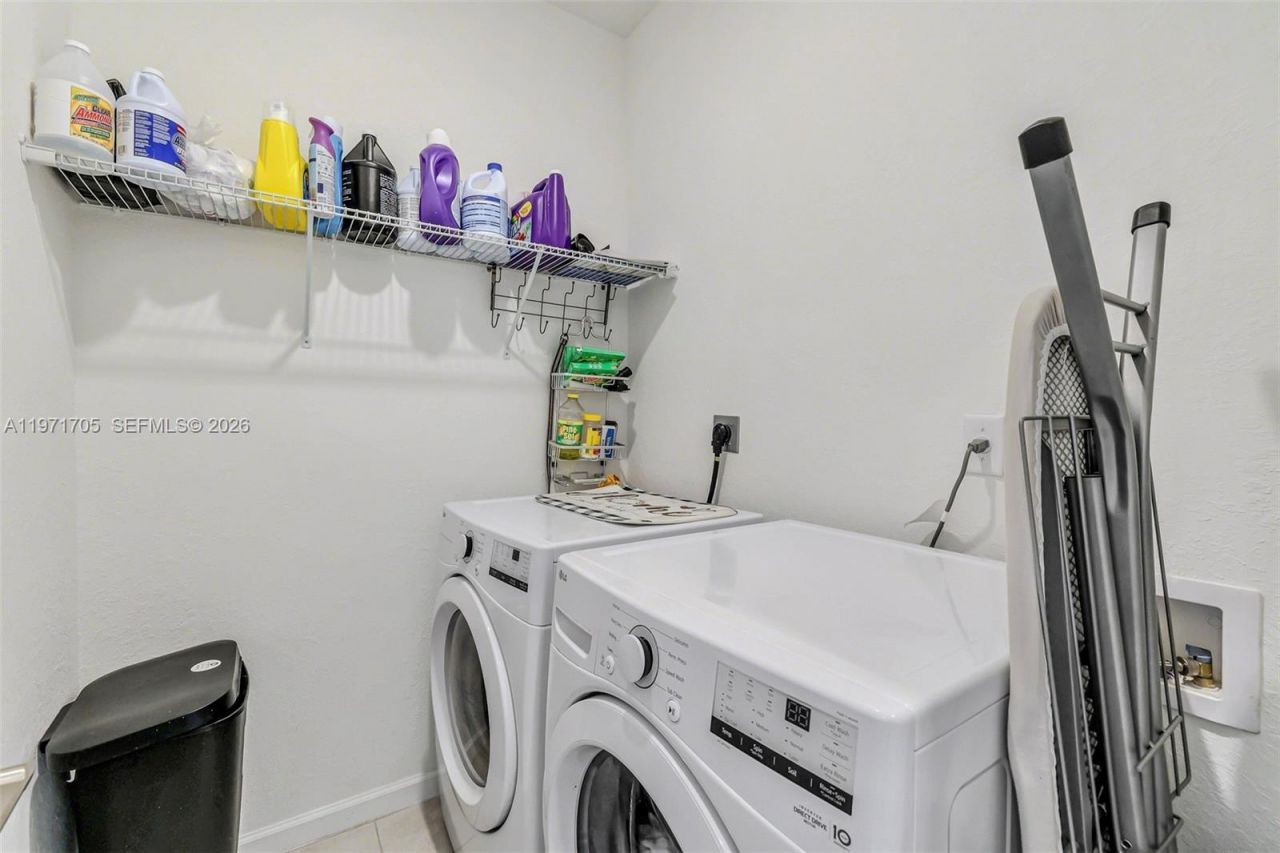 2369 NW 131st Cir, Miami, FL 33167 Photo