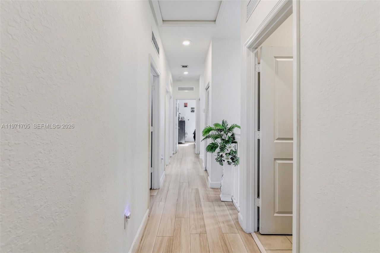 2369 NW 131st Cir, Miami, FL 33167 Photo