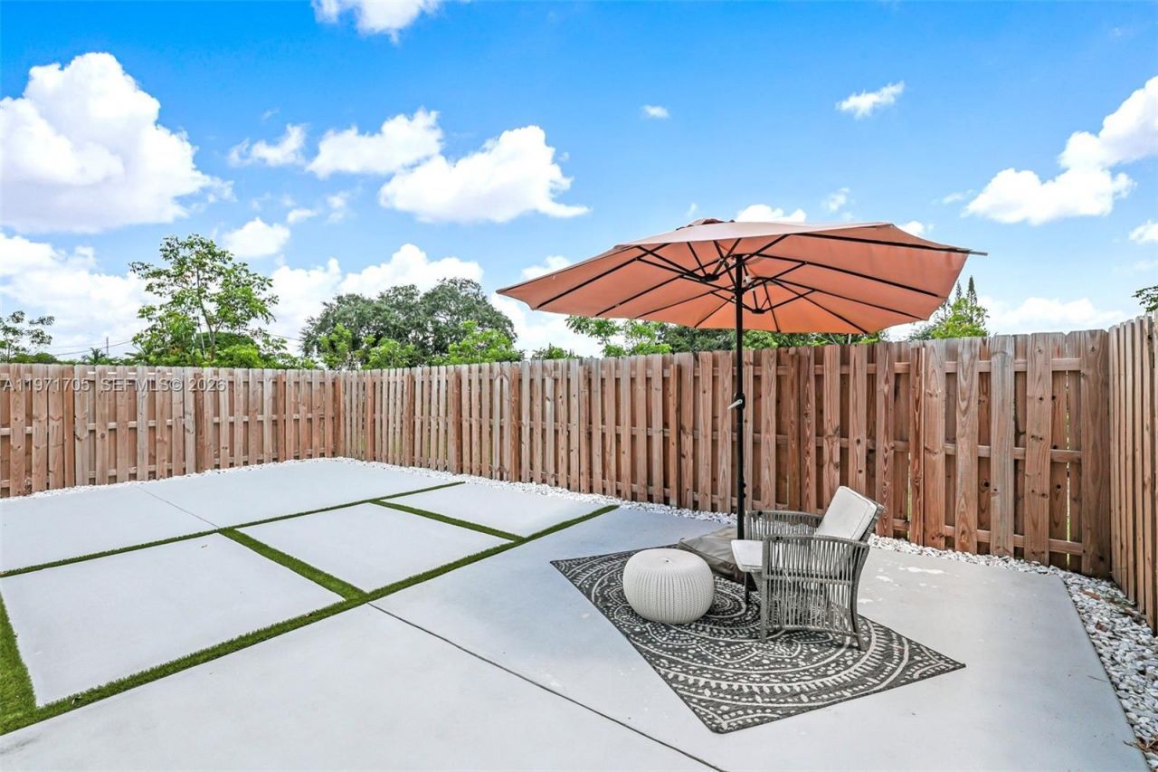 2369 NW 131st Cir, Miami, FL 33167 Photo