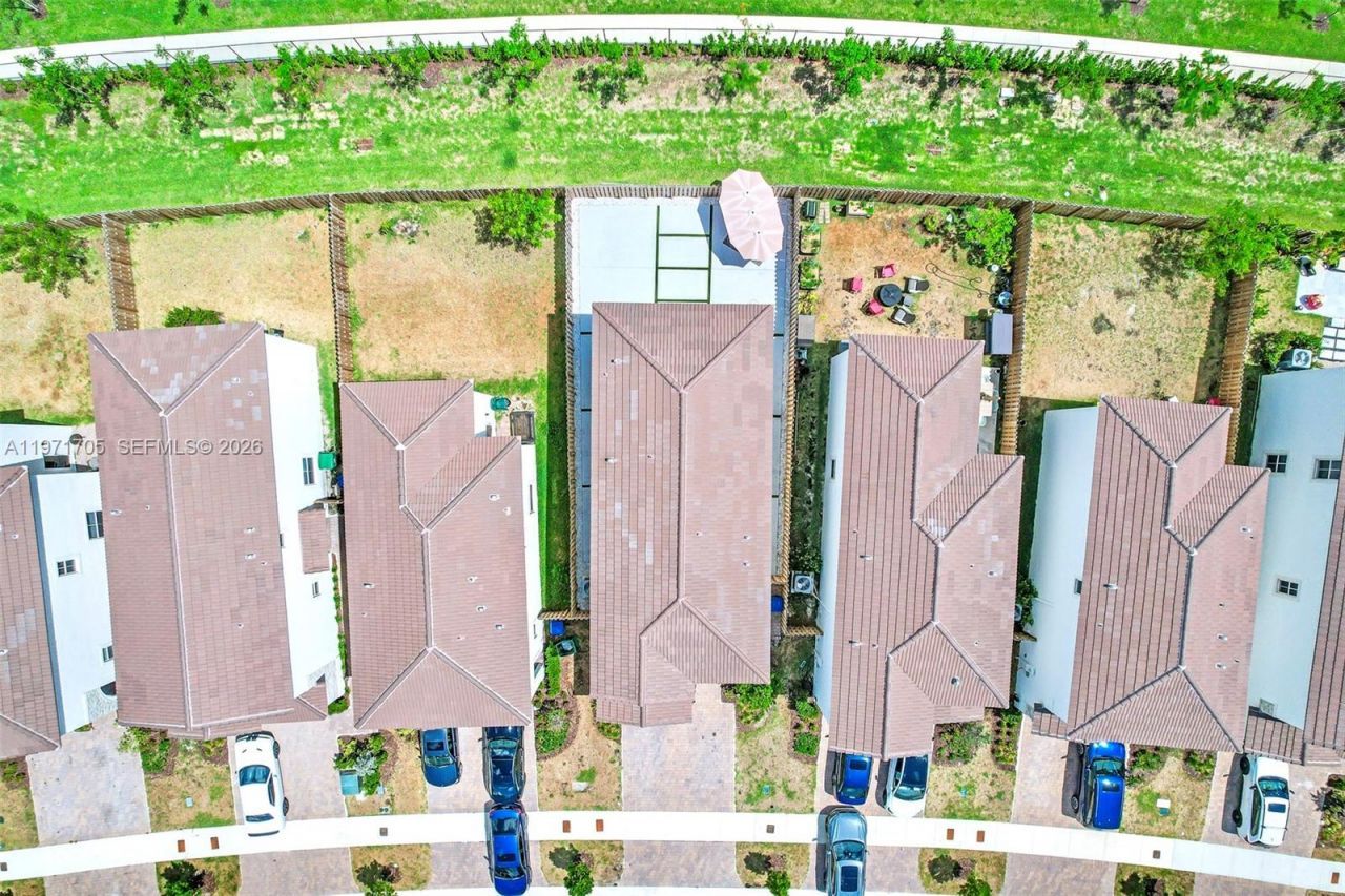 2369 NW 131st Cir, Miami, FL 33167 Photo