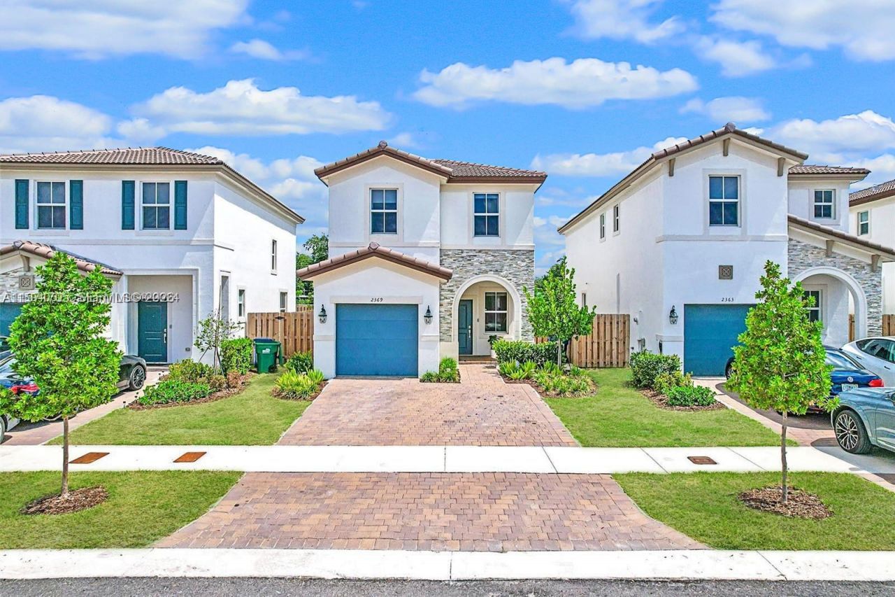 2369 NW 131st Cir, Miami, FL 33167 Photo