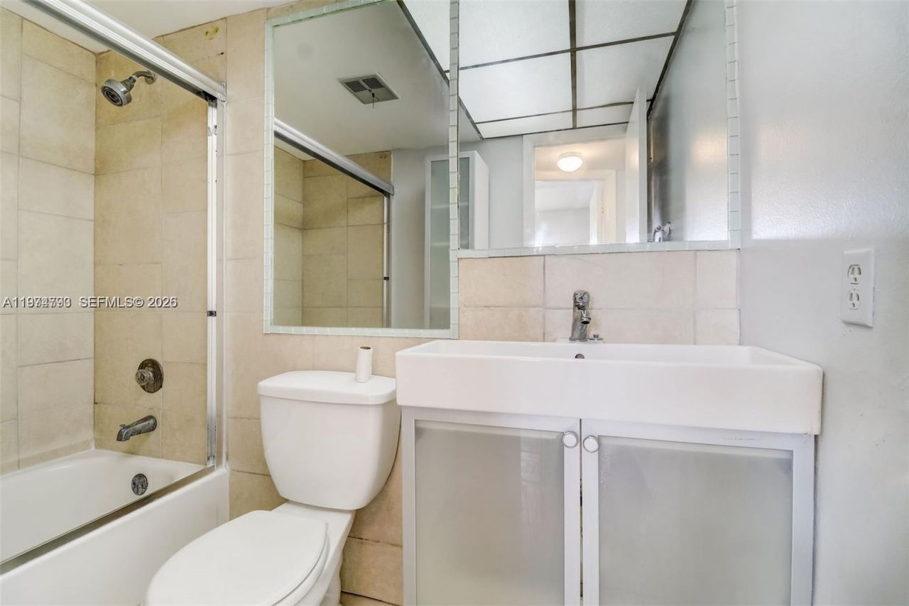 9001 Sunrise Lakes Blvd, Unit 109, Sunrise, FL 33322 Photo