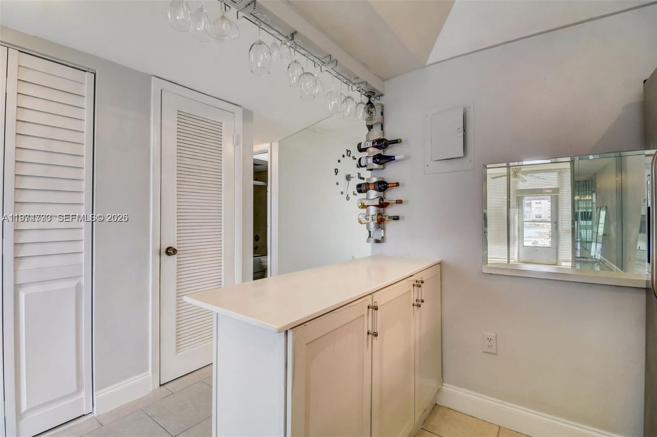 9001 Sunrise Lakes Blvd, Unit 109, Sunrise, FL 33322 Photo