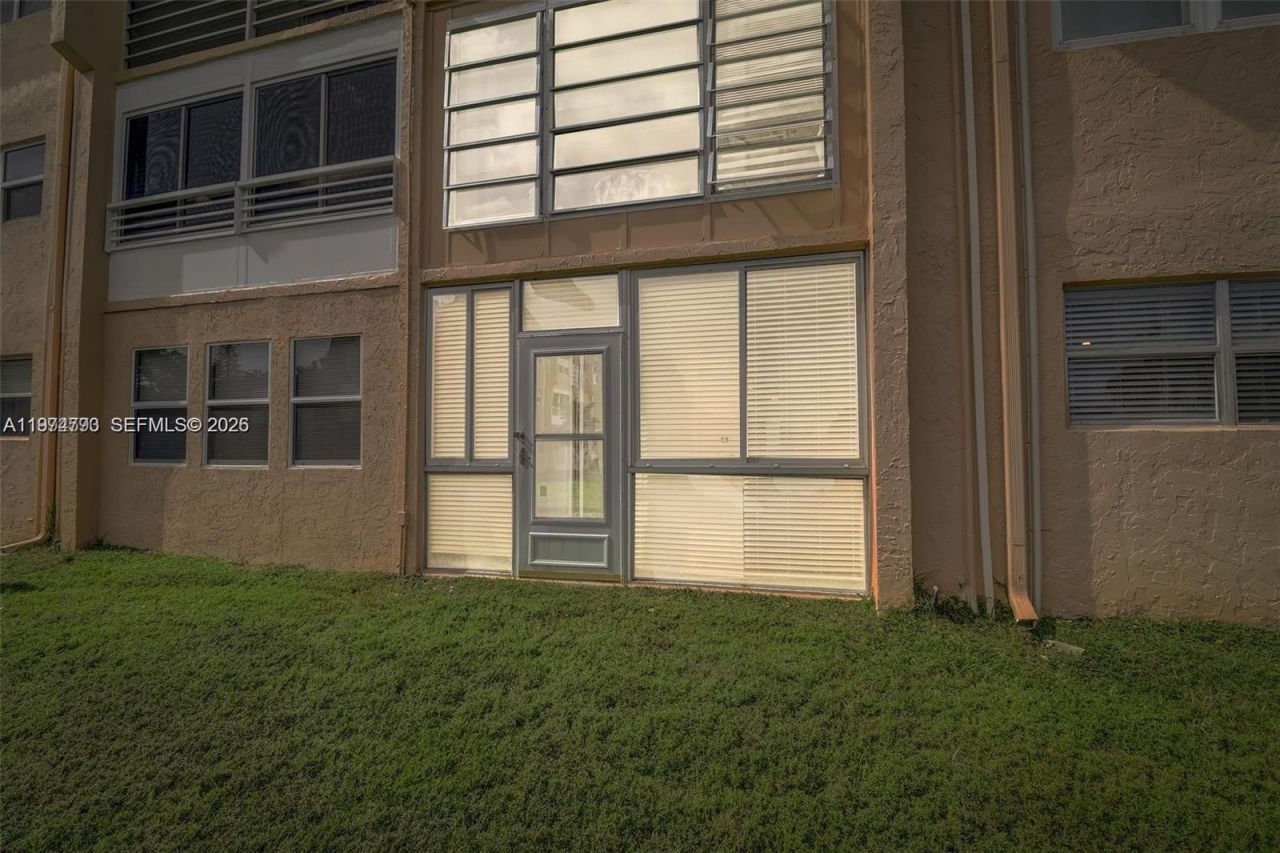 9001 Sunrise Lakes Blvd, Unit 109, Sunrise, FL 33322 Photo