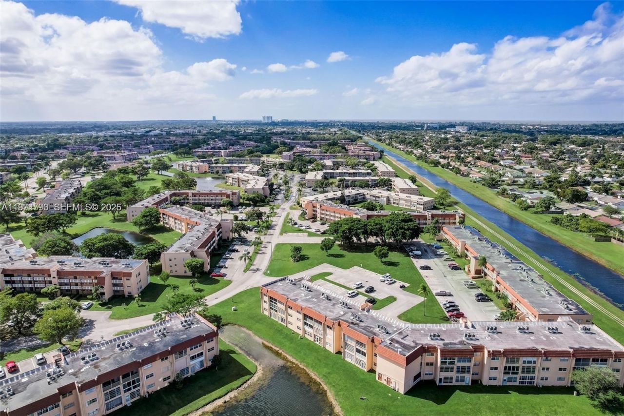 9001 Sunrise Lakes Blvd, Unit 109, Sunrise, FL 33322 Photo