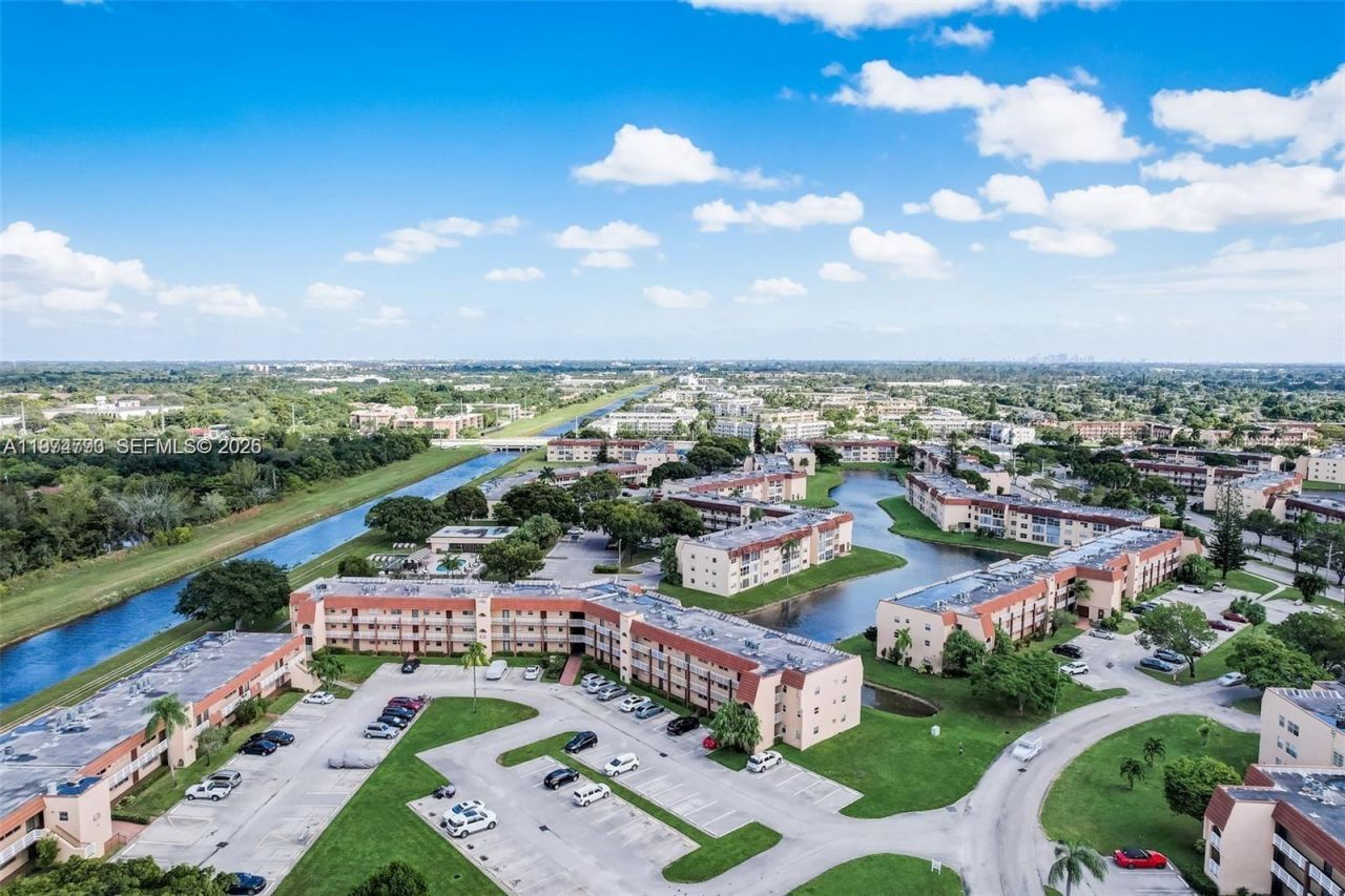 9001 Sunrise Lakes Blvd, Unit 109, Sunrise, FL 33322 Photo