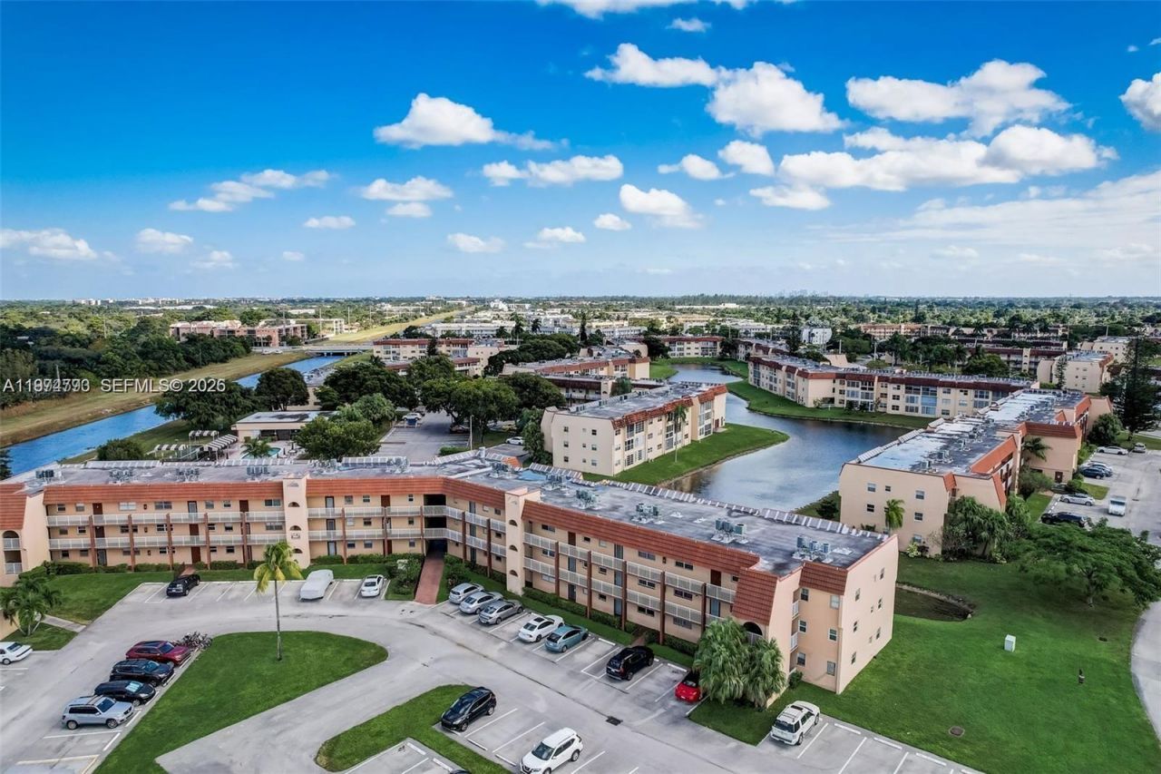 9001 Sunrise Lakes Blvd, Unit 109, Sunrise, FL 33322 Photo