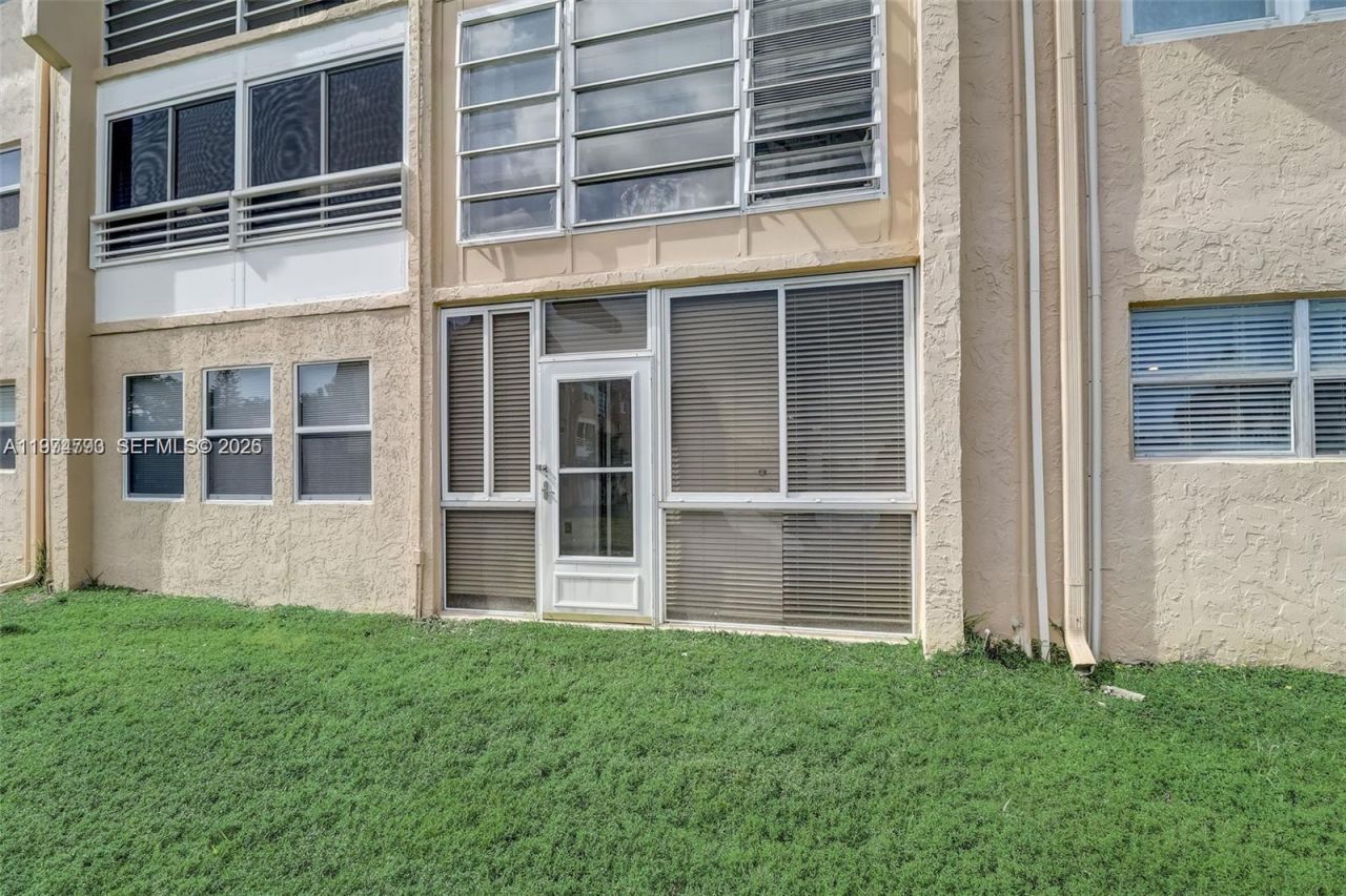 9001 Sunrise Lakes Blvd, Unit 109, Sunrise, FL 33322 Photo