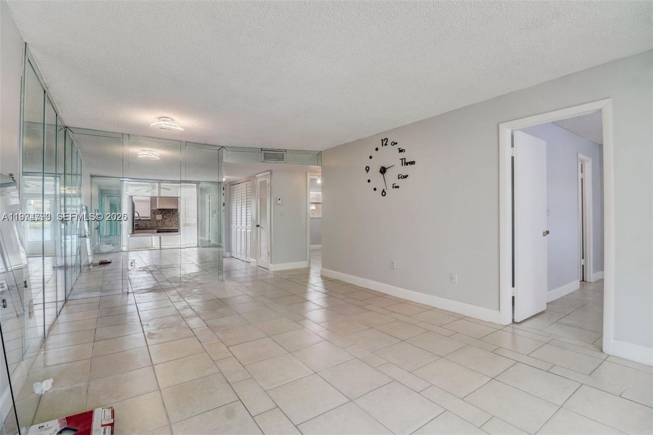 9001 Sunrise Lakes Blvd, Unit 109, Sunrise, FL 33322 Photo