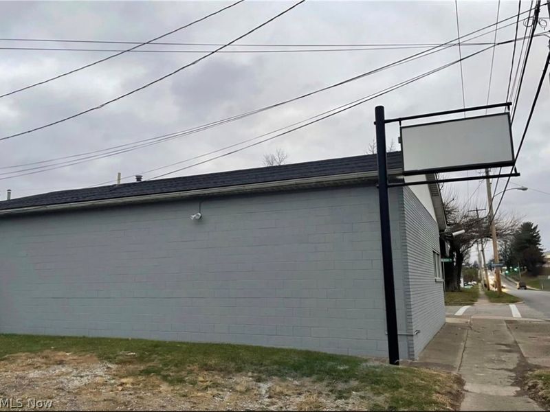 1123 Pine Street, Zanesville, OH 43701 Photo 2