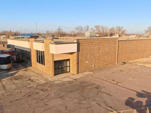 207 Main St E, Pipestone, MN 56164