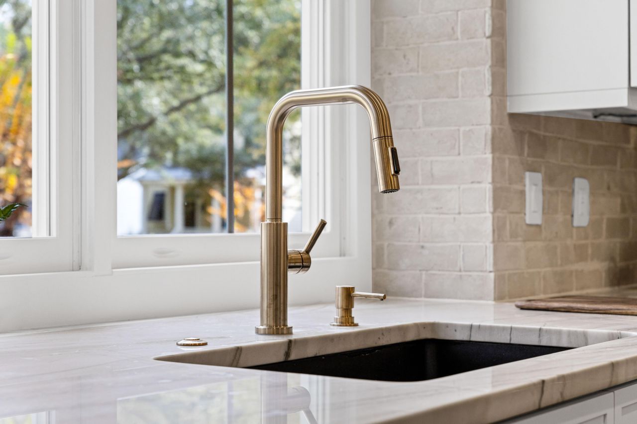 118 Scott Street Photo 6