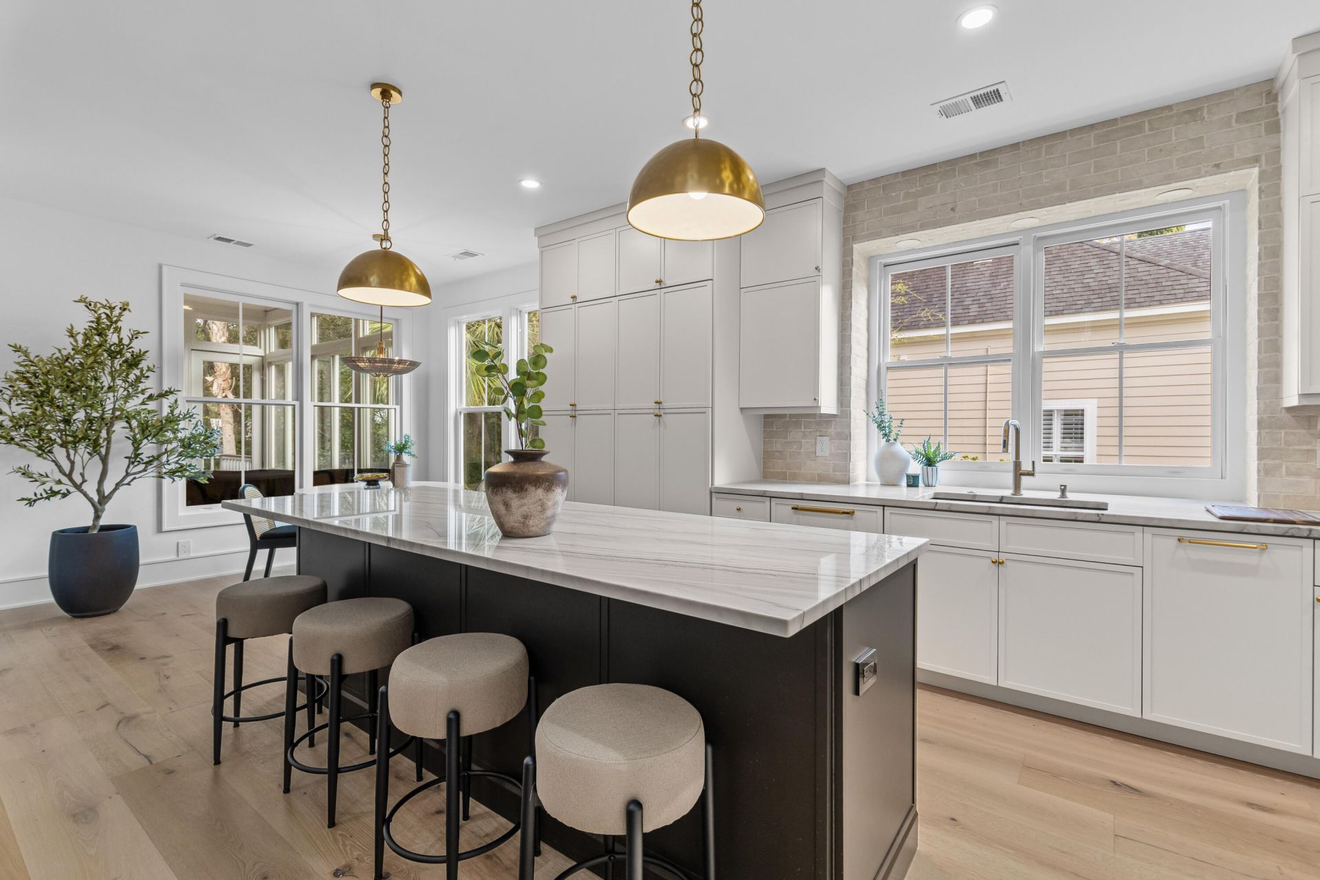 118 Scott Street Photo 8