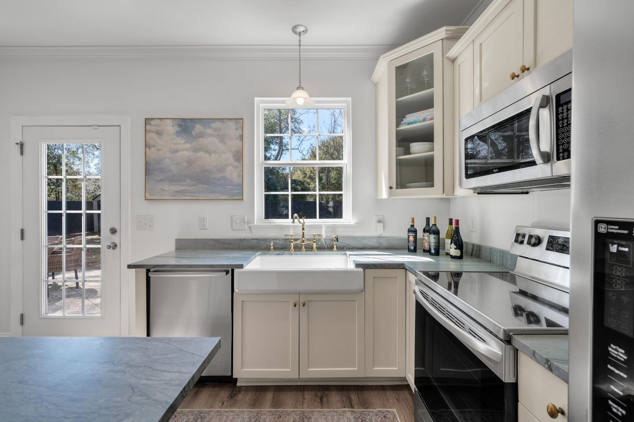 729 Spark Street Photo 10