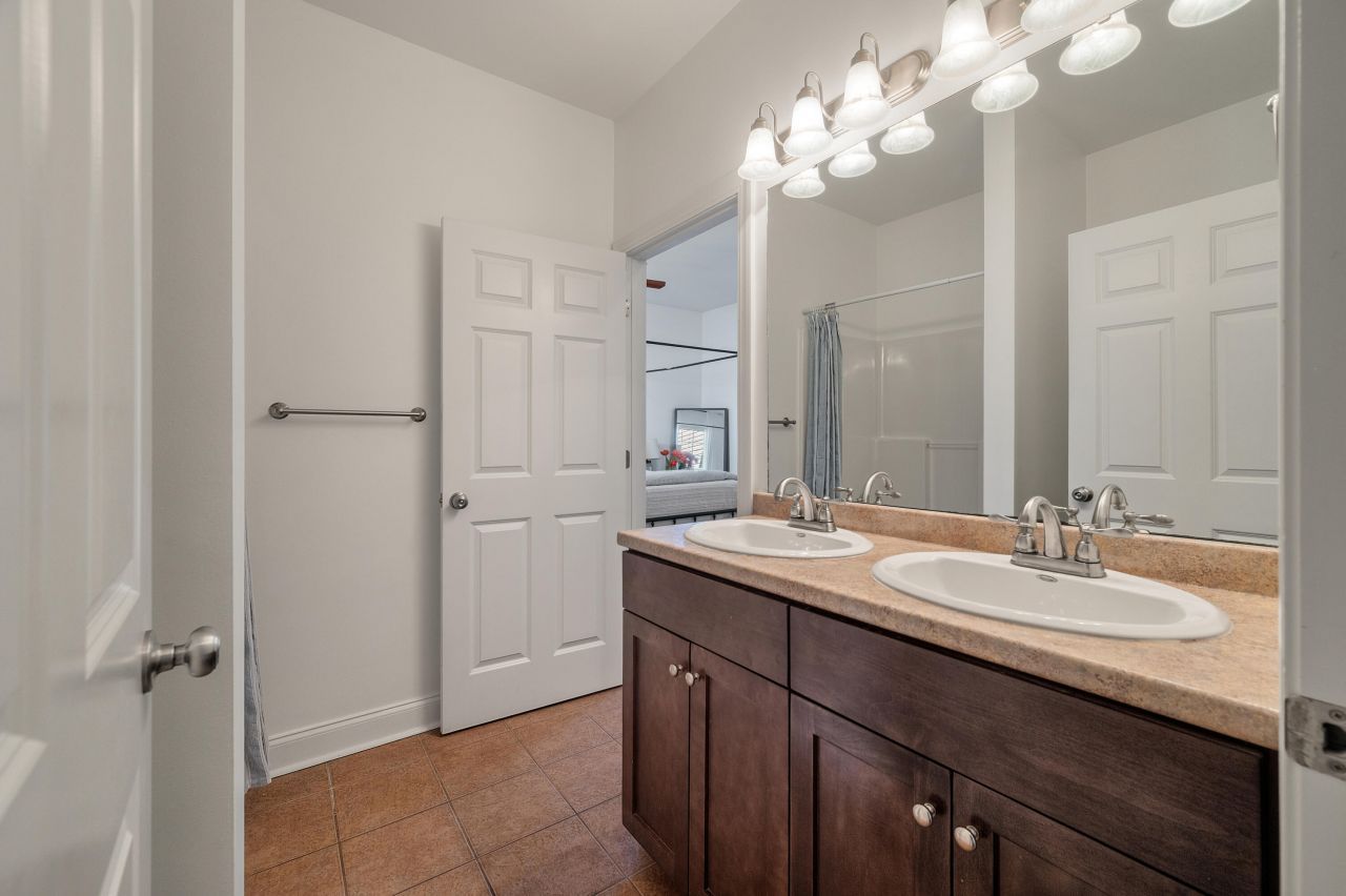 729 Spark Street Photo 30