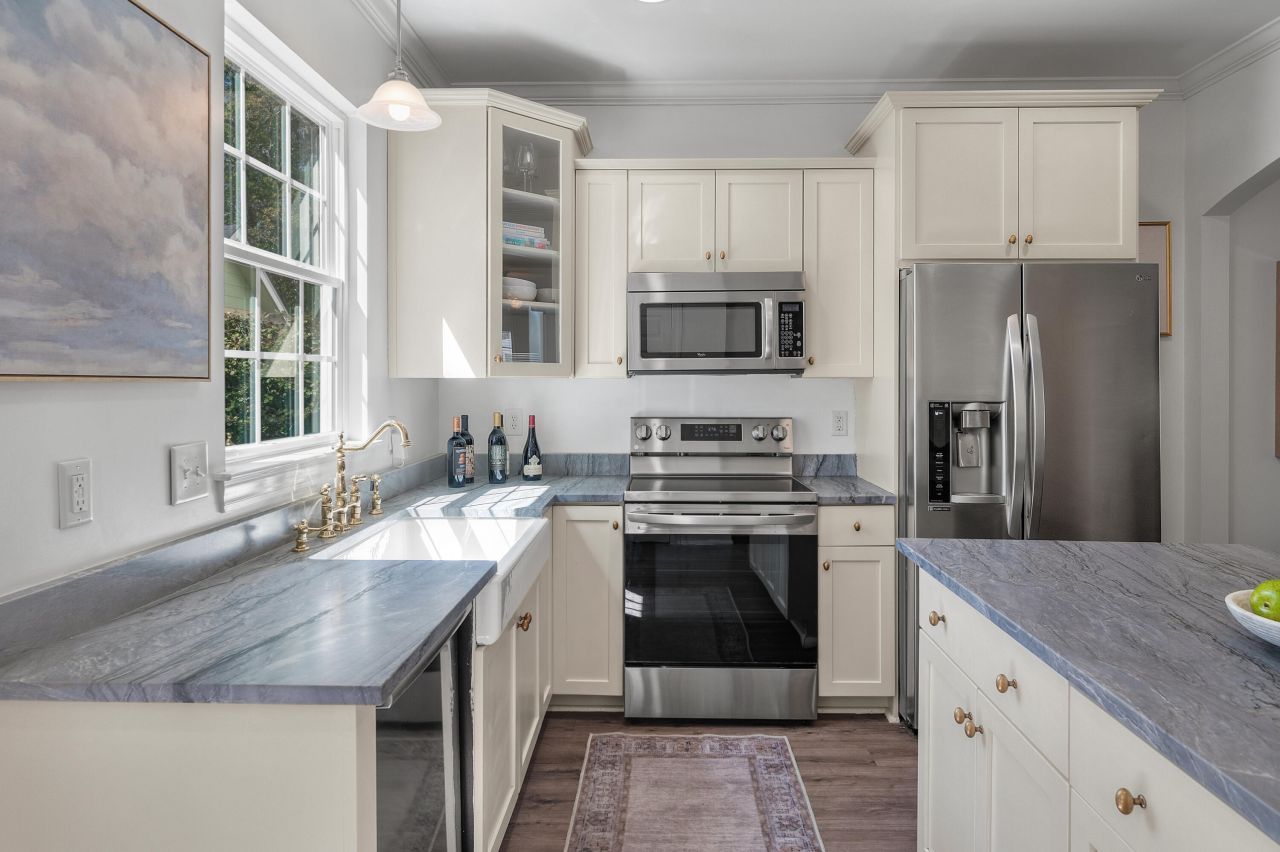 729 Spark Street Photo 6