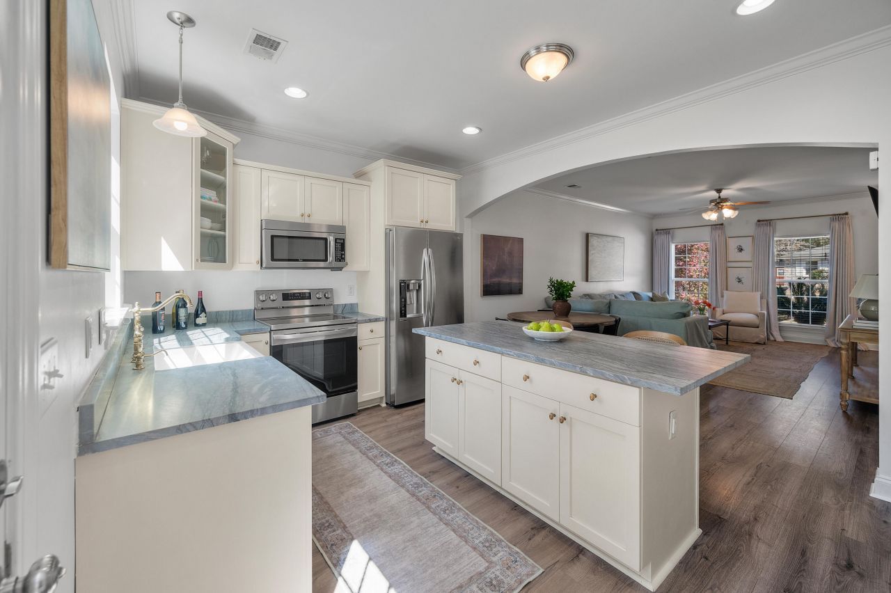 729 Spark Street Photo 7