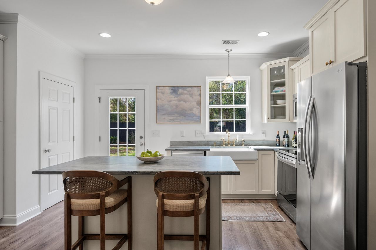 729 Spark Street Photo 8