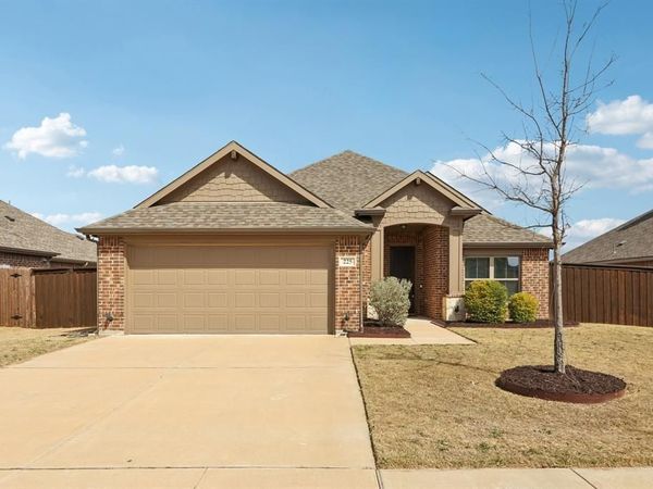 225 Brazos Drive, Waxahachie, TX 75165