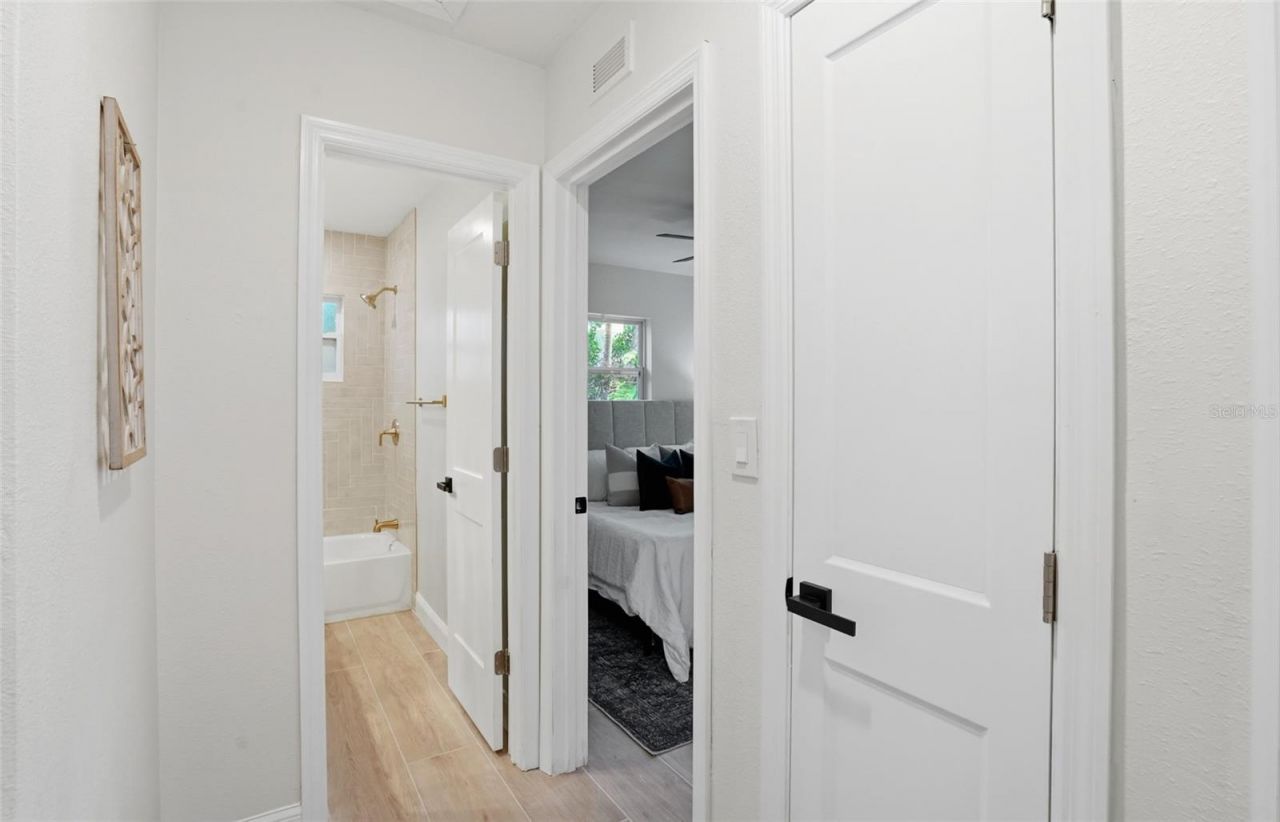 309 84th Avenue Ne, Saint Petersburg, FL 33702 Photo