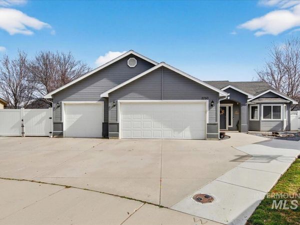 2750 N Phoenix Ave, Meridian, ID 83646
