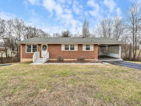 938 Hedgewood DR NW, Roanoke, VA 24017