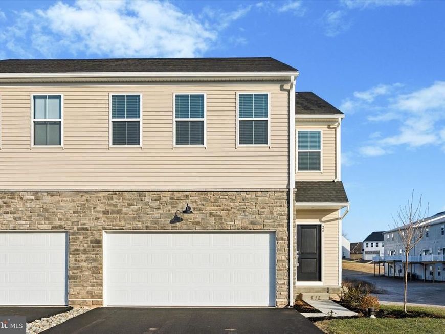 24 Painters Way, Pottstown, PA 19465 Main Photo