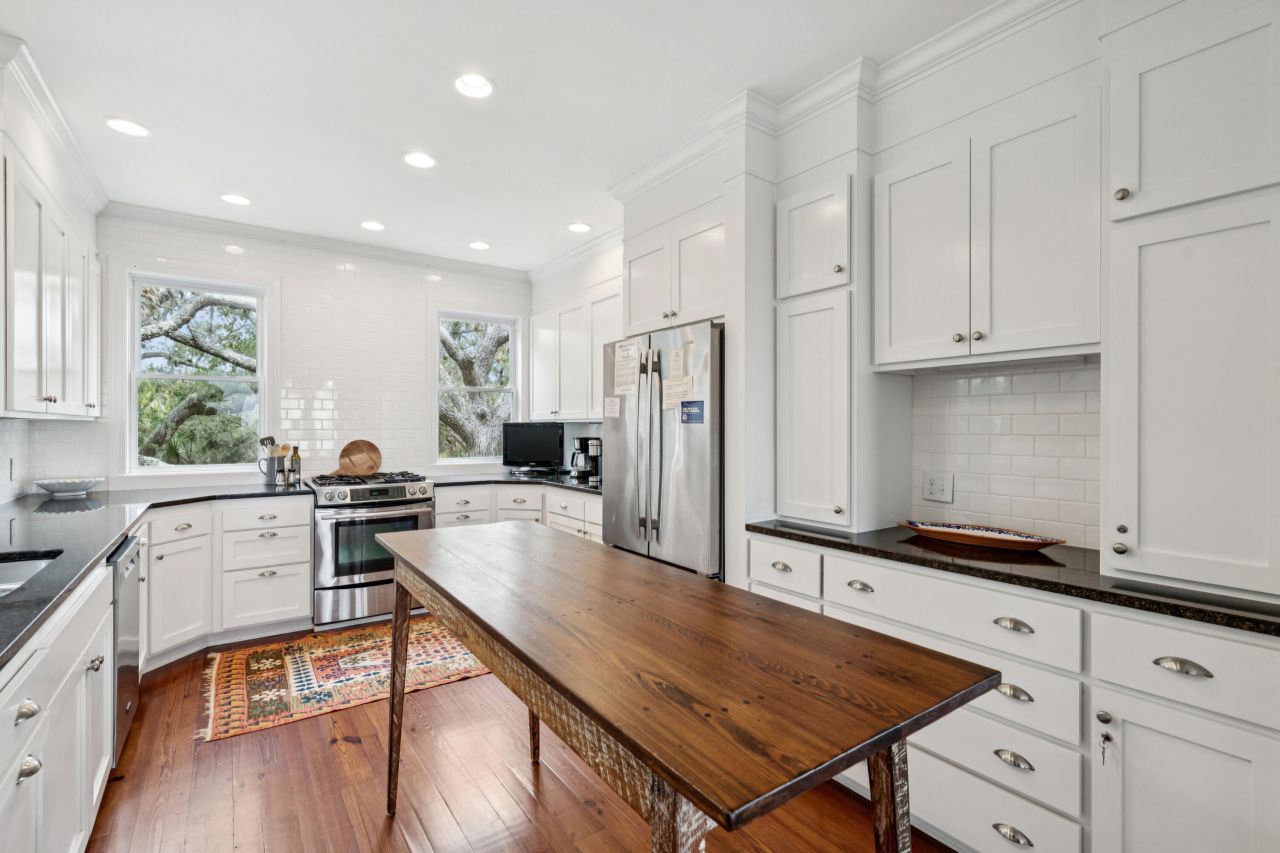 1130 Hammocks Way Photo 17