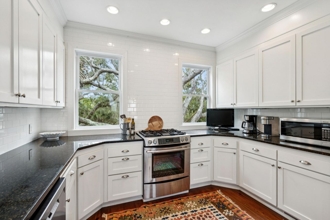 1130 Hammocks Way Photo 18