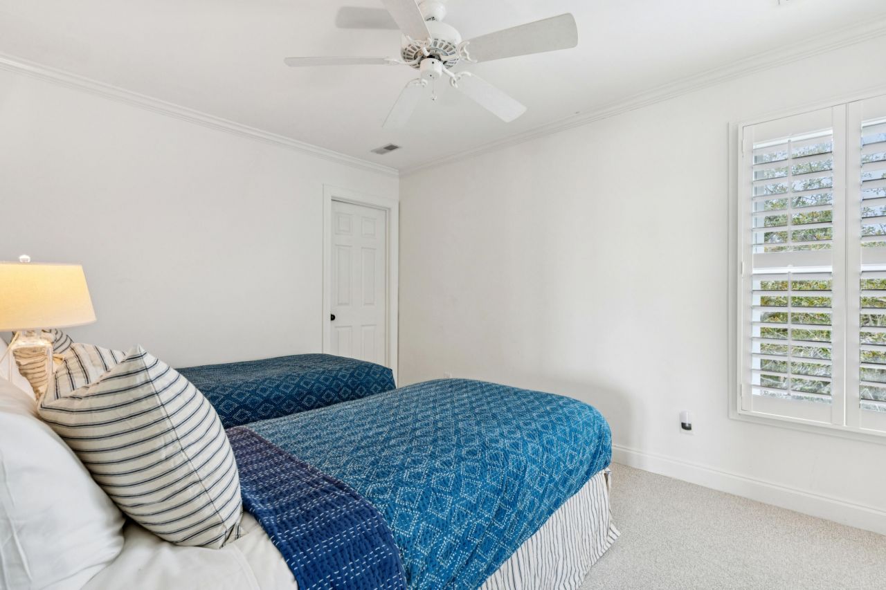 1130 Hammocks Way Photo 33