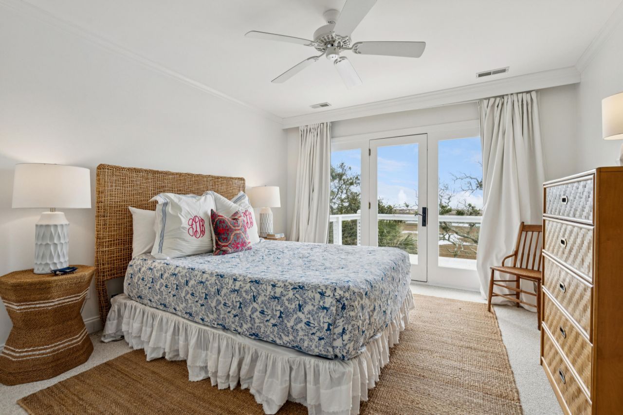 1130 Hammocks Way Photo 36