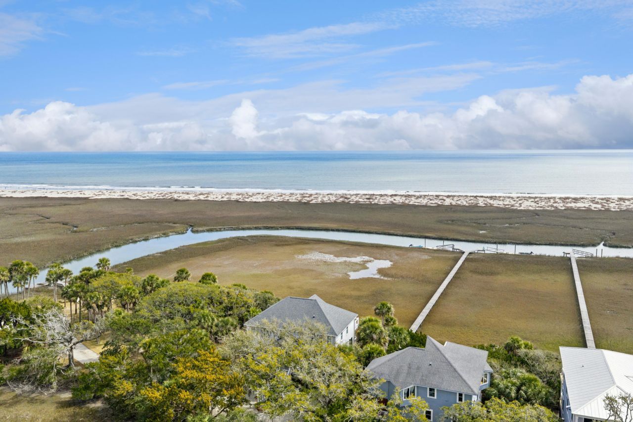 1130 Hammocks Way Photo 4