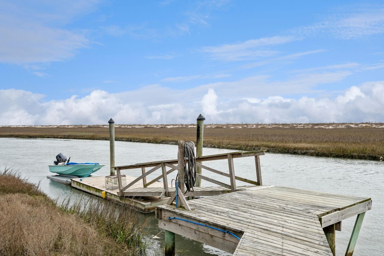 1130 Hammocks Way Photo 43