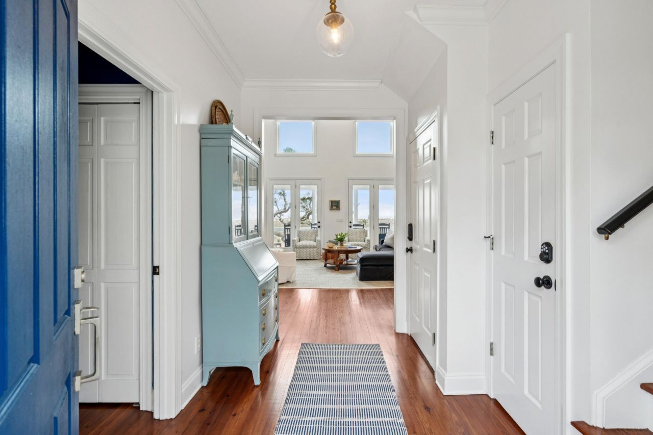 1130 Hammocks Way Photo 8