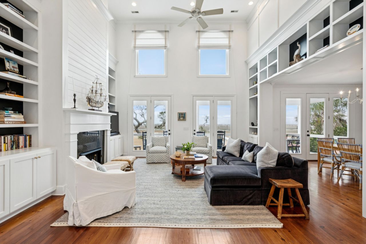 1130 Hammocks Way Photo 9