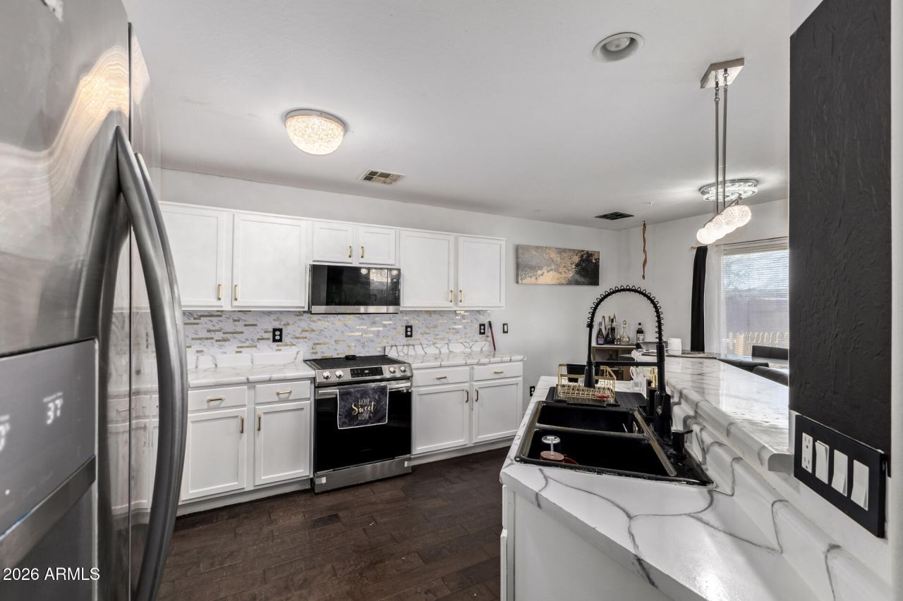 166 S 18th Street, Coolidge, AZ 85128 Main Photo