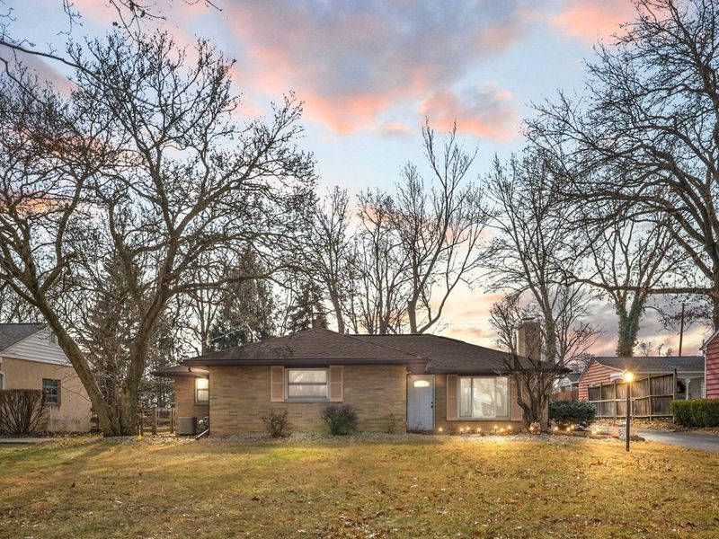 3227 Minerva Lake Road, Columbus, OH 43231 Photo 2