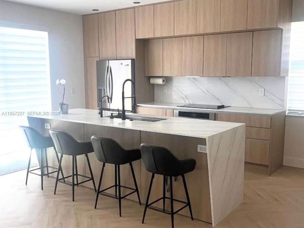 7476 NW 113th Path, Doral, FL 33178