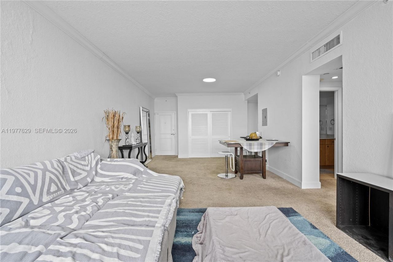 401 69th St, Unit PH109, Miami Beach, FL 33141 Photo